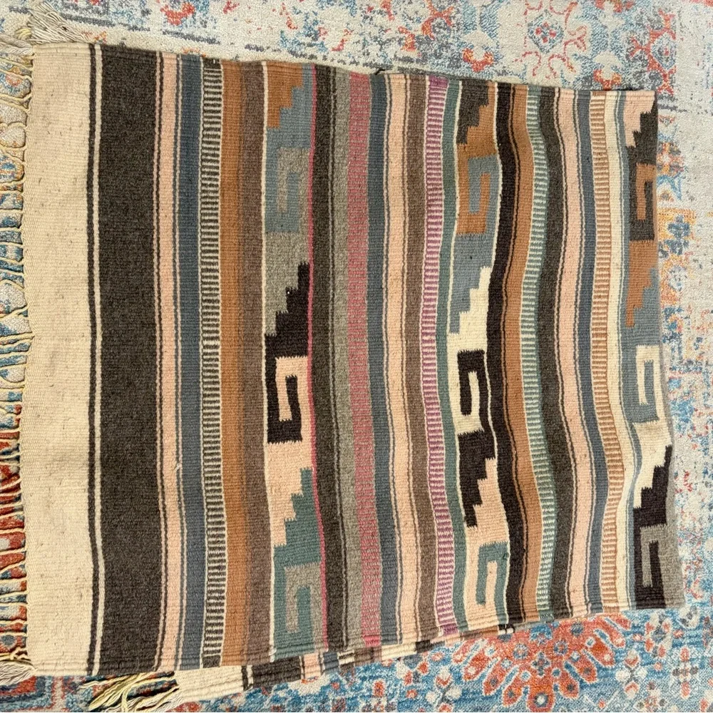 Southwest woven wool runner rug - Picture 4 of 7
